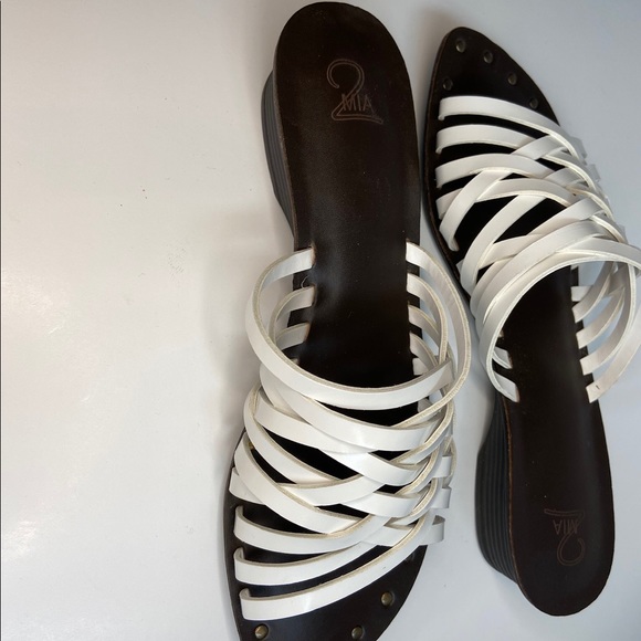Mia 2 “Lia” white sandal - Picture 2 of 3
